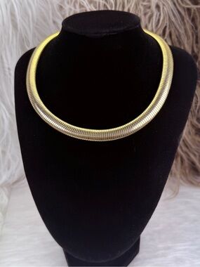 Vintage Goldtone Flexible Omega Collar Choker Necklace Wide Ribbed Statement